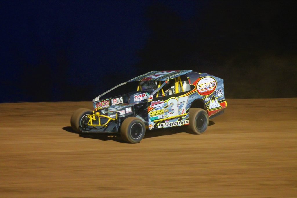 Jeremiah Shingledecker in Modified action at Lernerville Speedway